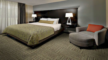 Фото отеля Staybridge Suites Rochester - Commerce Dr NW №2