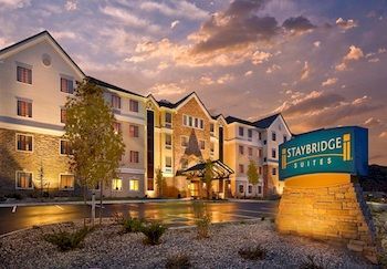 Фото отеля Staybridge Suites Rochester - Commerce Dr NW №4