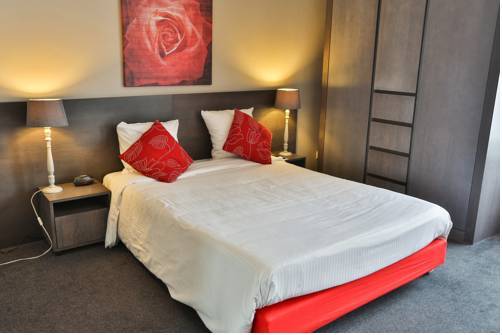 Фото отеля Best Western Leonardo Charleroi №2