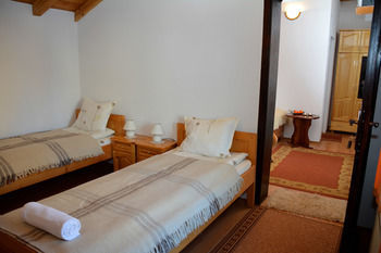 Фото отеля Trenchova Guest House №0