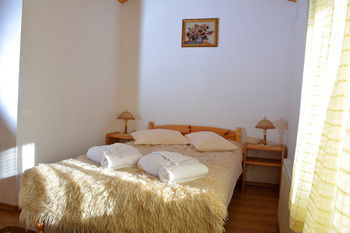 Фото отеля Trenchova Guest House №2