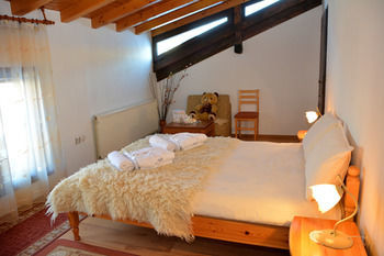 Фото отеля Trenchova Guest House №3