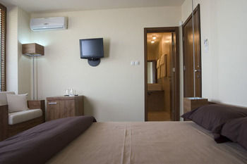 Фото отеля Design Hotel Logatero №0