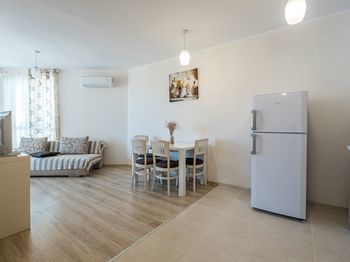 Фото отеля Gliko Seaside Residence №1