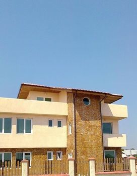 Фото отеля Exquisite Villa by the Black Sea With Garden and sea Views, Near Beach №1