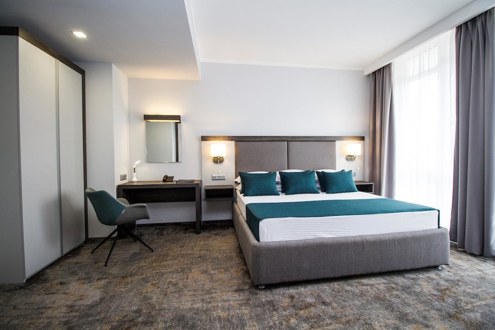 Фото отеля Best Western PLUS Premium Inn №1