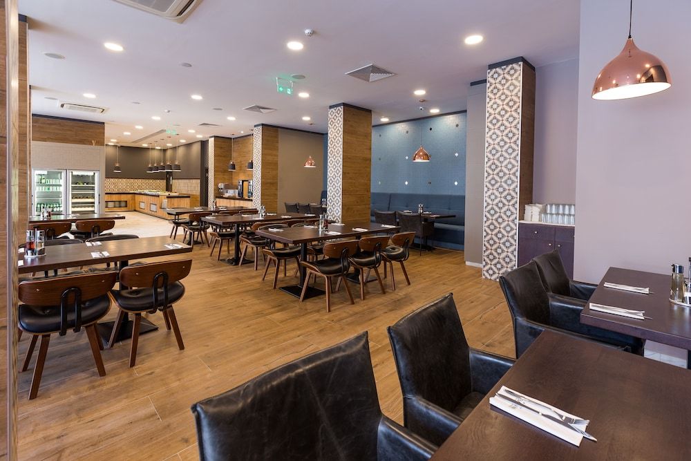 Фото отеля Best Western PLUS Premium Inn №2