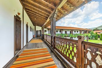 Фото отеля Wine & SPA complex Starosel №2