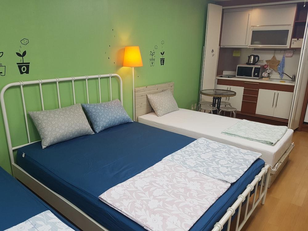 Фото отеля Hongstay In Hongdae №4