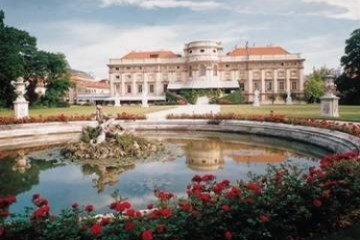 Фото отеля Hotel im Palais Schwarzenberg Besitzgesellschaft m.b.H. №1