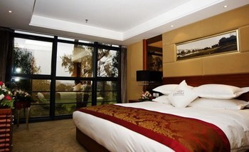 Фото отеля Lakeview Golf Hotel Kunming №0