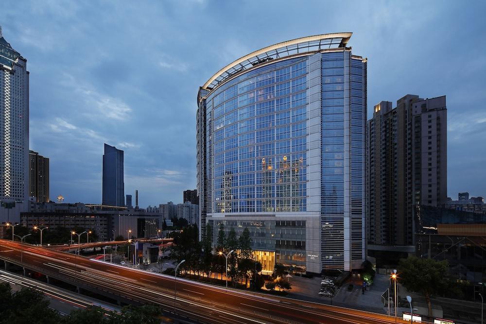 Фото отеля New World Wuhan Hotel №27