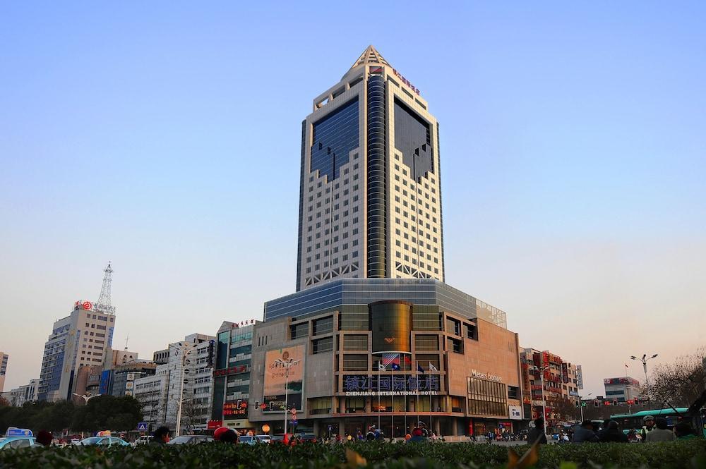 Фото отеля Landison Plaza International Hotel Zhenjiang №3